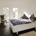 Fuerstenhof - Ferienwohnung Strandlaeufer